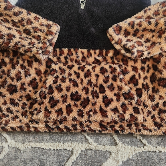 LeModa Fleece - Picture 2 of 6